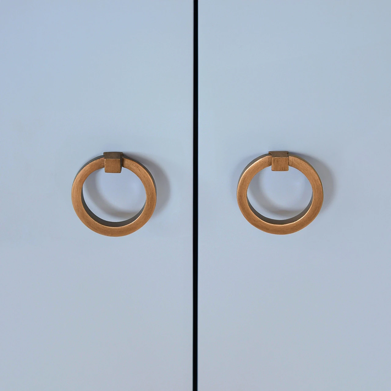 Worlds Away Bath Vanity - Scallop Detail - Matte Light Blue - White Marble Top And Porcelain Sink 3 Worlds Away Bath Vanity - Scallop Detail - Matte Light Blue - White Marble Top And Porcelain Sink - Image 3